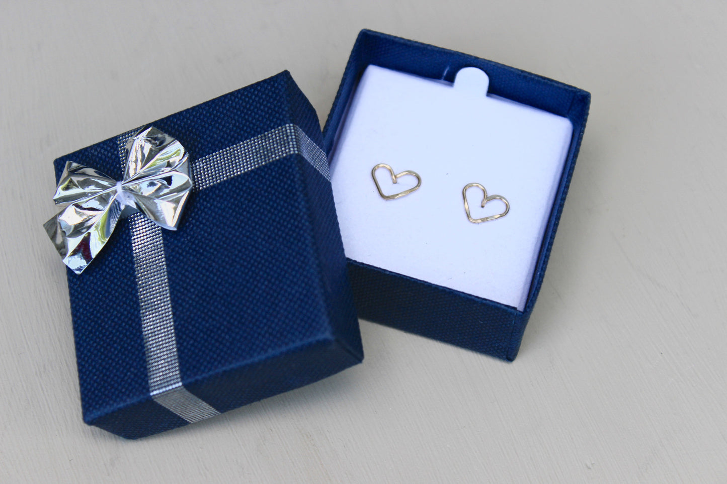Load image into Gallery viewer, Earring Gift Box - Designed By Lei
